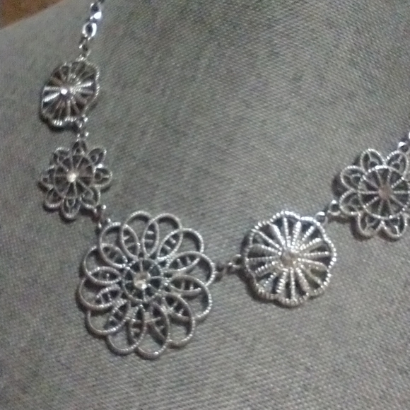 Women fashion jewelry necklace - Picture 6 of 16